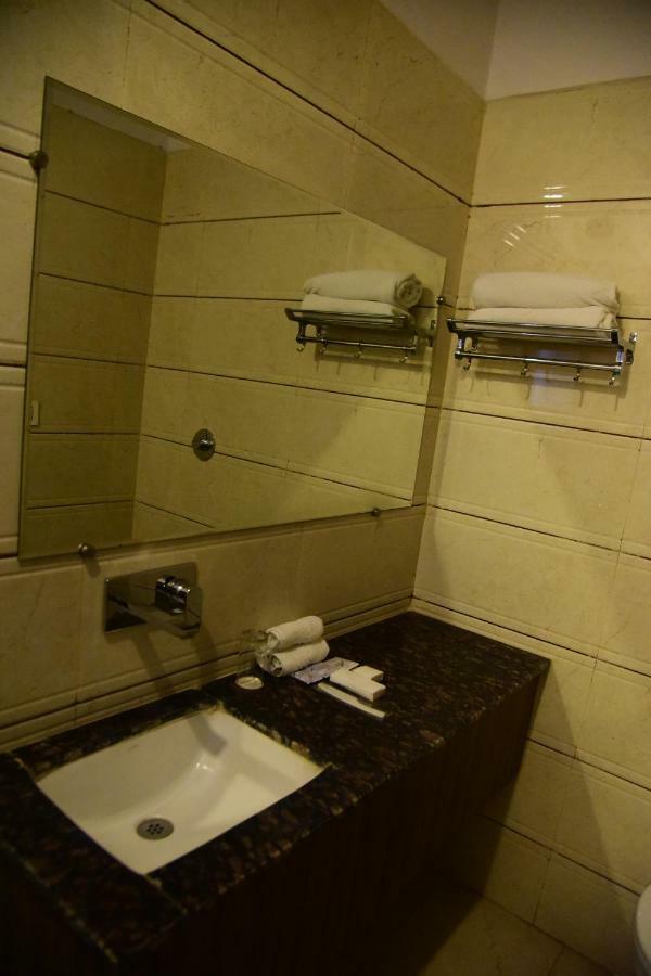 Hotel D S Inn Amritsar Eksteriør bilde