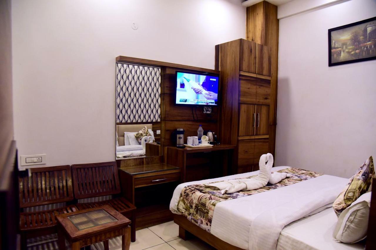 Hotel D S Inn Amritsar Eksteriør bilde
